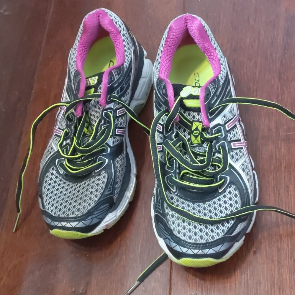 Barely worn asics